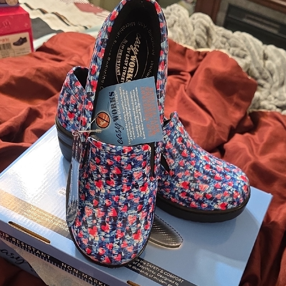 Easy Works New In Box Nursing Shoes